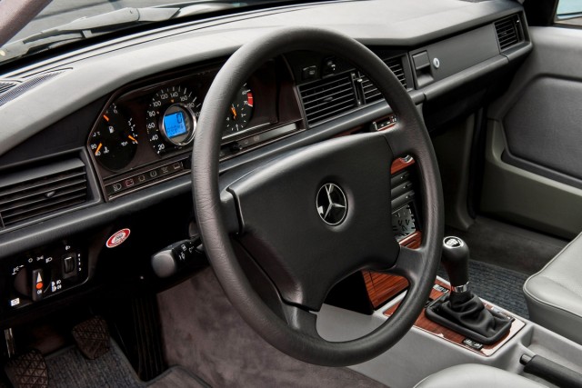 40 лет Mercedes-Benz 190