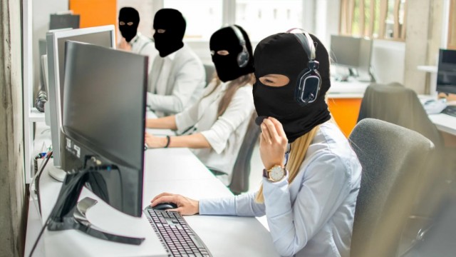 Операторам начинают прижимать прибыль от мошеннических колцентров