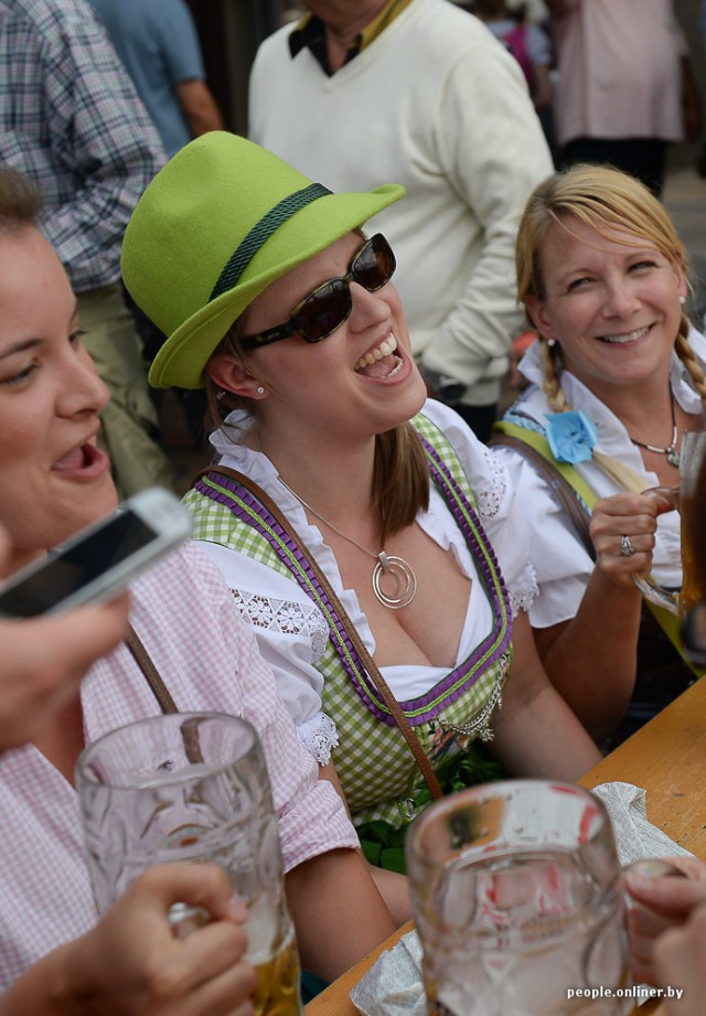 Репортаж  с крупнейше вечеринки — Октоберфеста