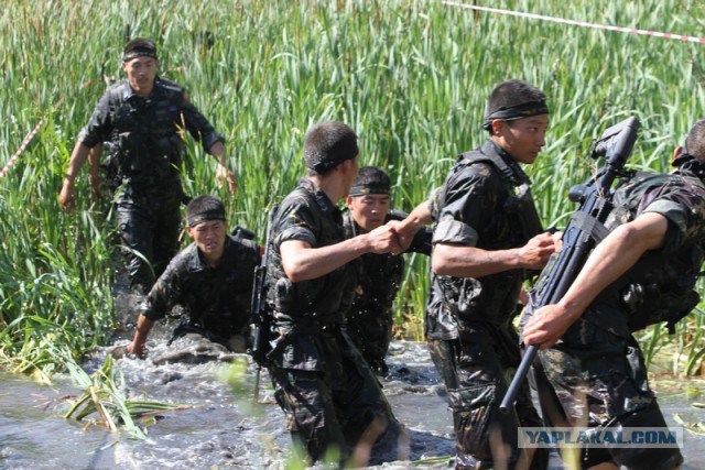 Соревнования спецназа в Казахстане : Американские