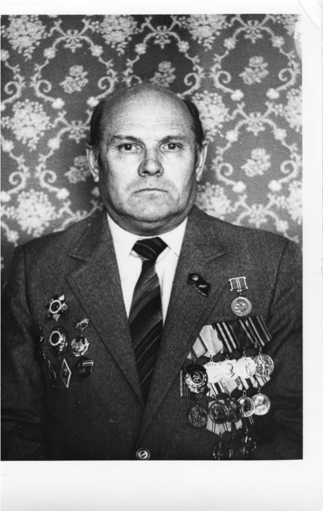 Это всё наши п*дары