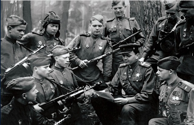 1944. Небольшая подборка военных фотографий