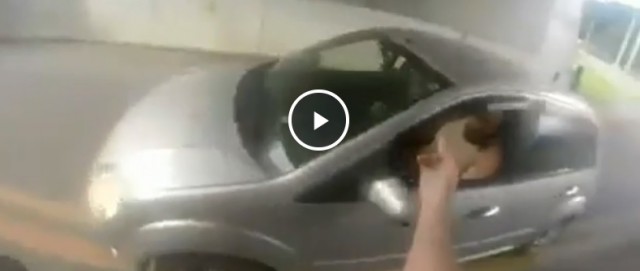 Ты показал мне средний палец... Но ты сделал это без уважения...