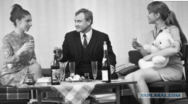 Редкие застольные фотографии любимых советских актёров из их домашних архивов
