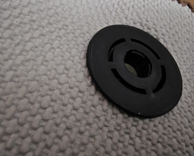 А не сшить ли мне новые коврики в машину?