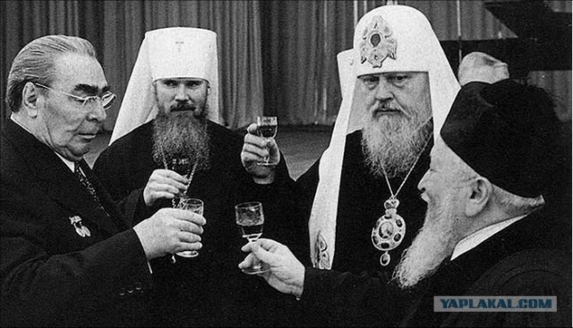 Автопарк патриарха Кирилла едет на родину