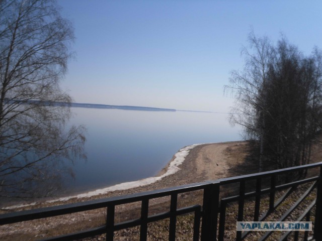 Из далека, долго, течет река Волга