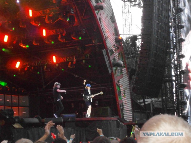 AC/DC. Вжарим рок в этой дыре!