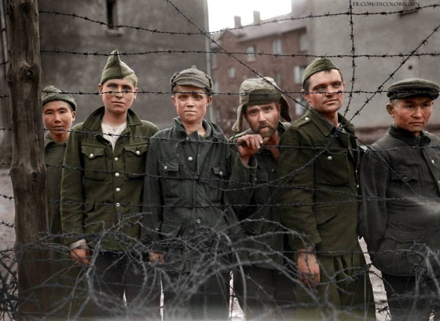 Немцы и русские в плену.
