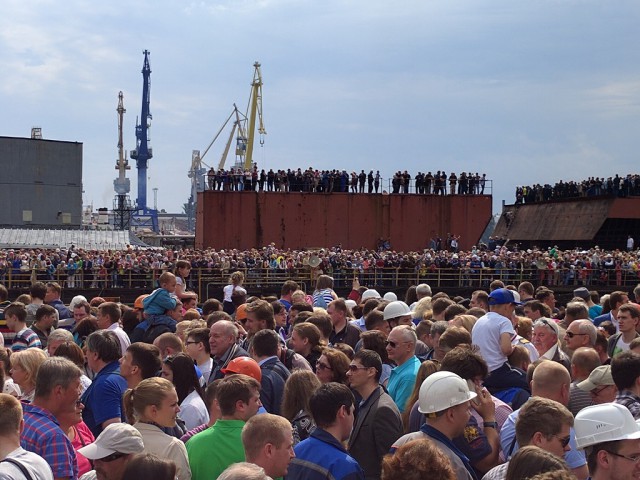 В Петербурге спустили на воду корпус атомного ледокола "Сибирь"