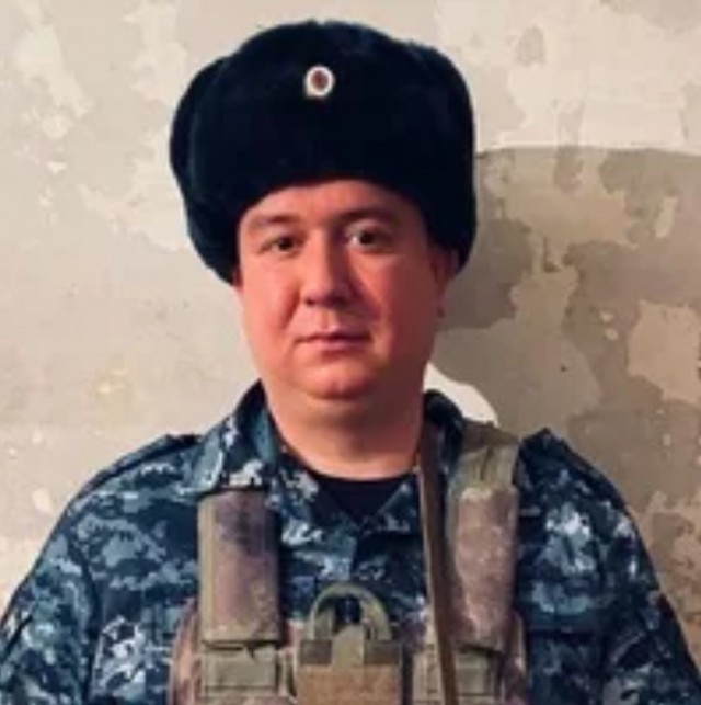 «Мечтал работать в органах»: железногорец надел полицейскую форму, показывал людям корочки и грозил убийством