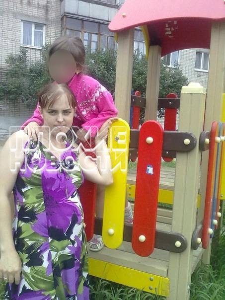 В Свердловской области женщина заставляла дочь спать со своим любовником