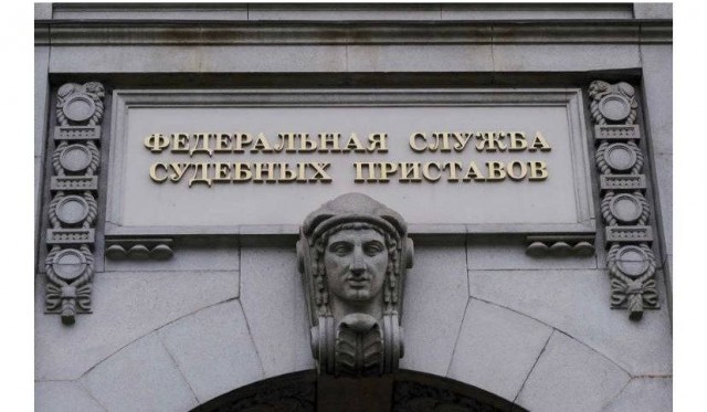 Житель Новокузнецка сходил на свидание с девушкой-приставом и заплатил 100 тысяч рублей алиментов