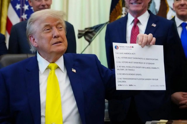 Трамп запустил скандальный сервис ранней подписки на свои посты в Truth Social.