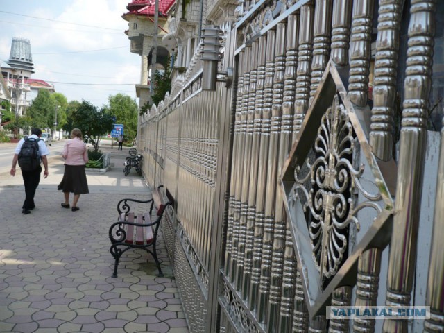 Цыганский рай из ворованной в Европе меди