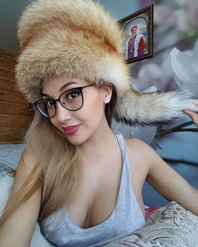Приятные девушки из сети