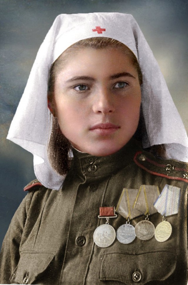 Она была медсестричкой