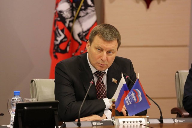 Лидер московских единоросов уступает на выборах в Мосгордуму