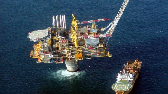 Нефтяная платформа на ножке