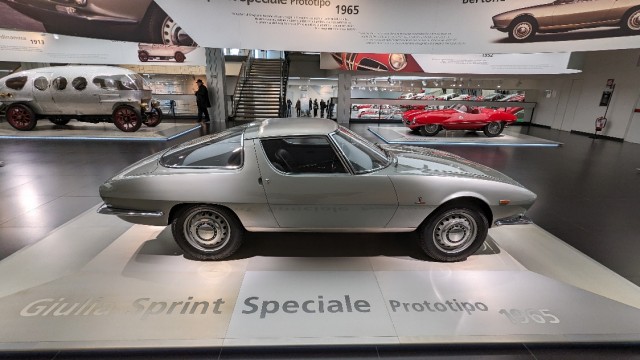 Alfa Romeo museo. Красивых автомобилей пост