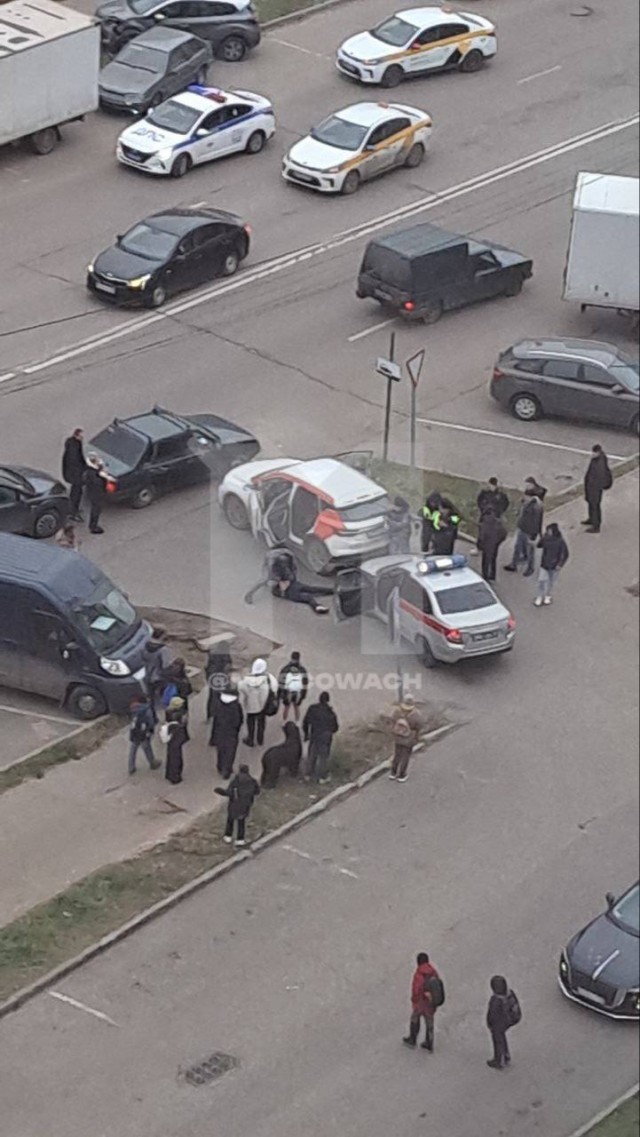 В Московской области полицейские устроили погоню за каршерингом с подростками внутри