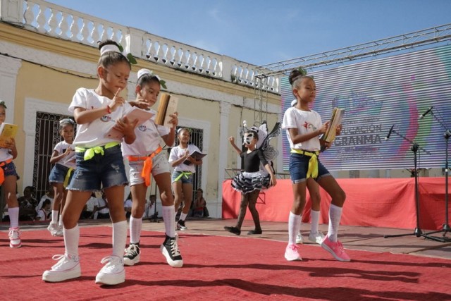 1 сентября начался новый учебный год на Кубе. Пионеры каждое утро скандируют: "Мы будем как Че!"