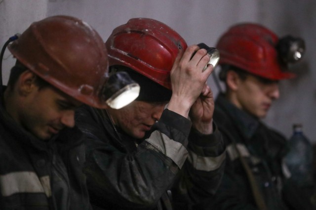 Не кочегары мы, не плотники