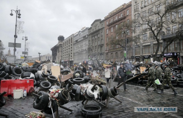 В Киеве начался митинг против новой власти