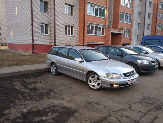 Какой автомобиль из 1990х-2000х вы бы хотели бы возродить под маркой "Москвич"