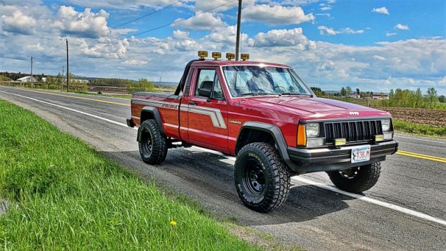 Черный пикап из «Назад в будущее»: редкий Toyota SR-5