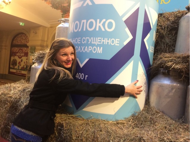 Смотрите что обнаружили в банке сгущенки