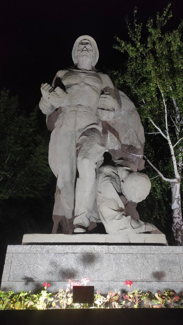 Чтобы никогда не дотянулись. Мысли на Мамаевом Кургане