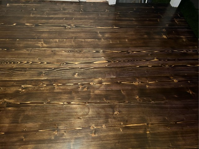 Покрасил стол (своеобразно)