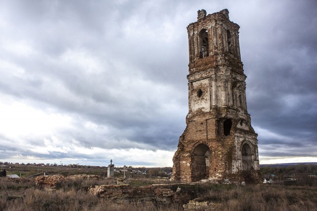 Где находится самая загадочная церковь-заброшка