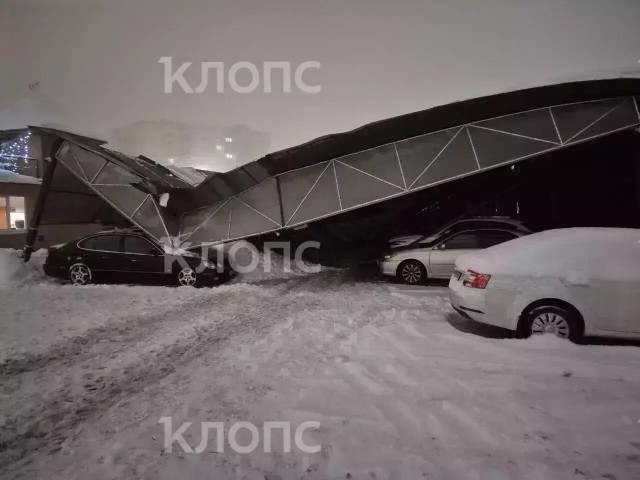 Не хочешь чистить авто от снега и льда? Ставь на крытую парковку!