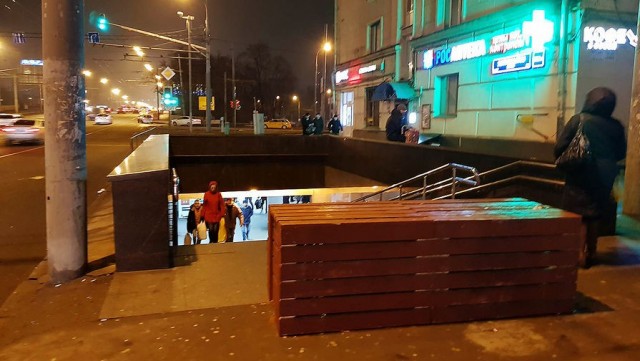 В Киеве автомобиль влетел в переход