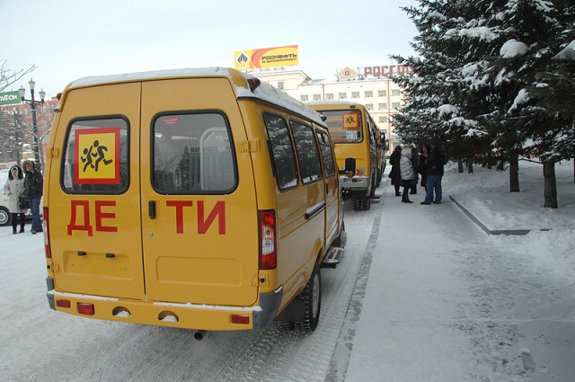 А ведь правда, зачем эти наклейки?