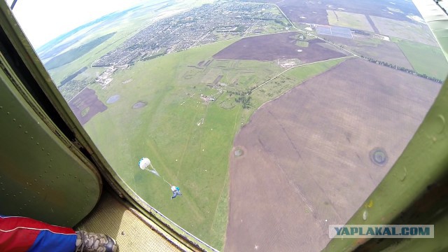 Первый прыжок с парашютом!
