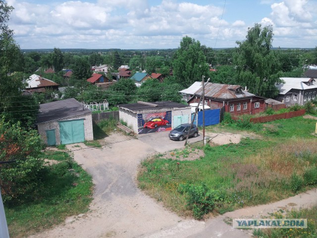 Рисунки на гаражных воротах