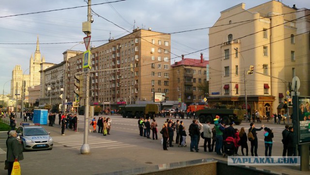 Как я не попал домой, но не пожалел. По Пресне танки грохотали!