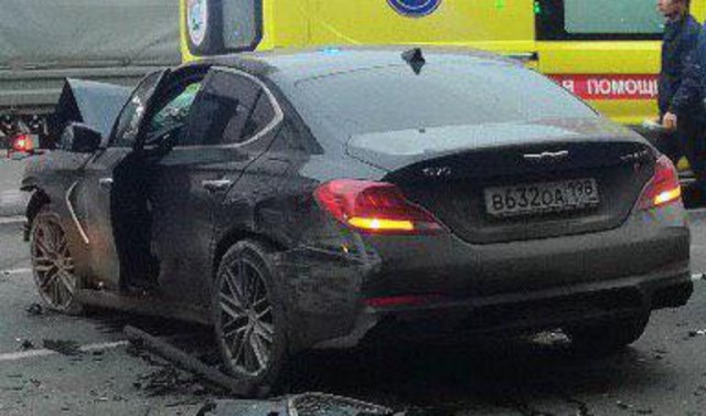 Смертельное ДТП: Автомобиль вылетел на тротуар на Невском проспекте в Петербурге