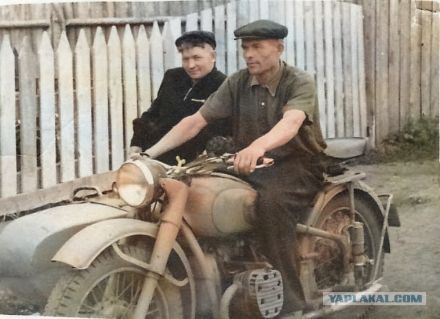 Нейросеть на хаялву раскрашивает фото к 9 мая