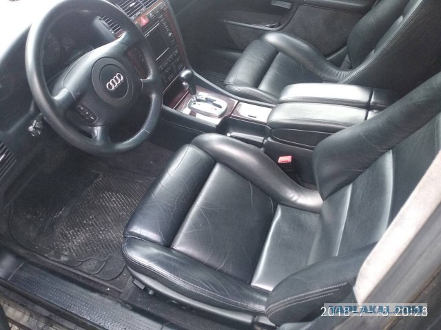 Поляк 20 лет хранил BMW E38 под пластиковым колпаком (а теперь продает)