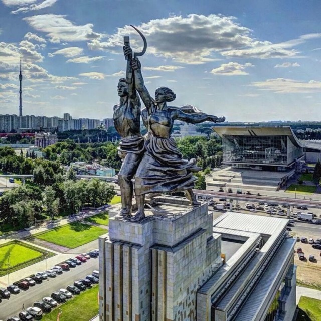 Сравнение размеров известных мировых статуй