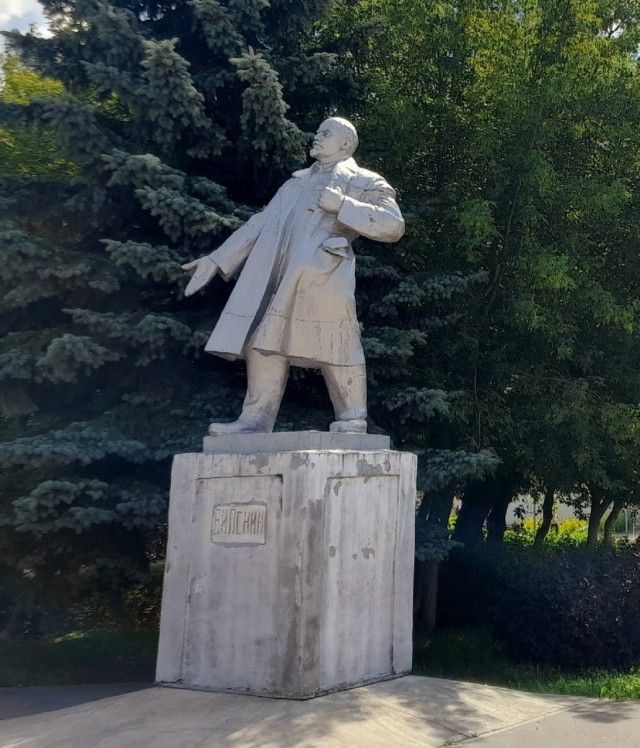 Ленин разный