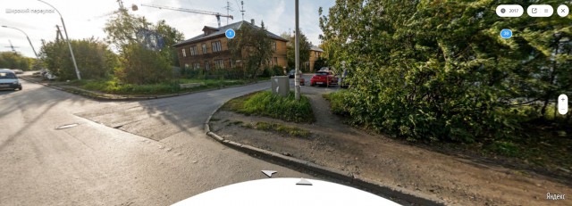В Екатеринбурге девушка на Matiz жестоко избила маму с коляской и прокатила ее на капоте