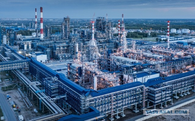 Индия превращает российскую нефть в топливо для Запада – Bloomberg