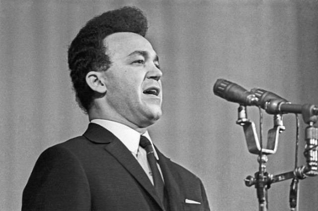 Кто из звезд эстрады выступал под фонограмму и почему они на это шли: 7 самых знаменитых «фанерщиков