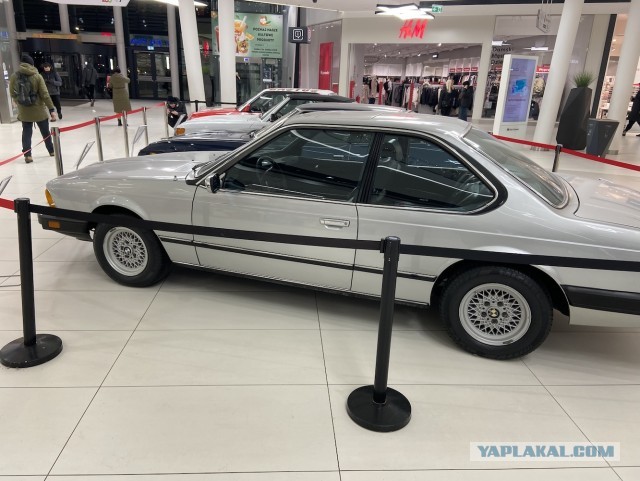 Молодежная авто тусовка Варшавы перед прошлым новым годом