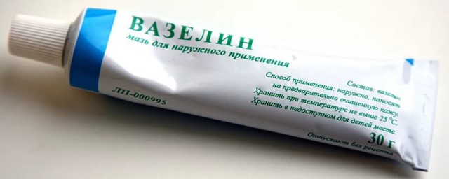 В Чечне девушки вводят в грудь вазелин вместо силикона